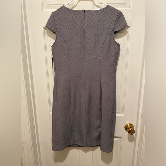 Voir Voir Gray Sheath Dress with Bateau Neckline - Picture 2 of 4